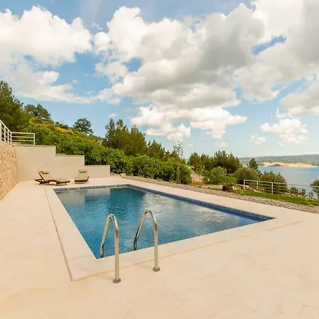 Pokora Villa *
